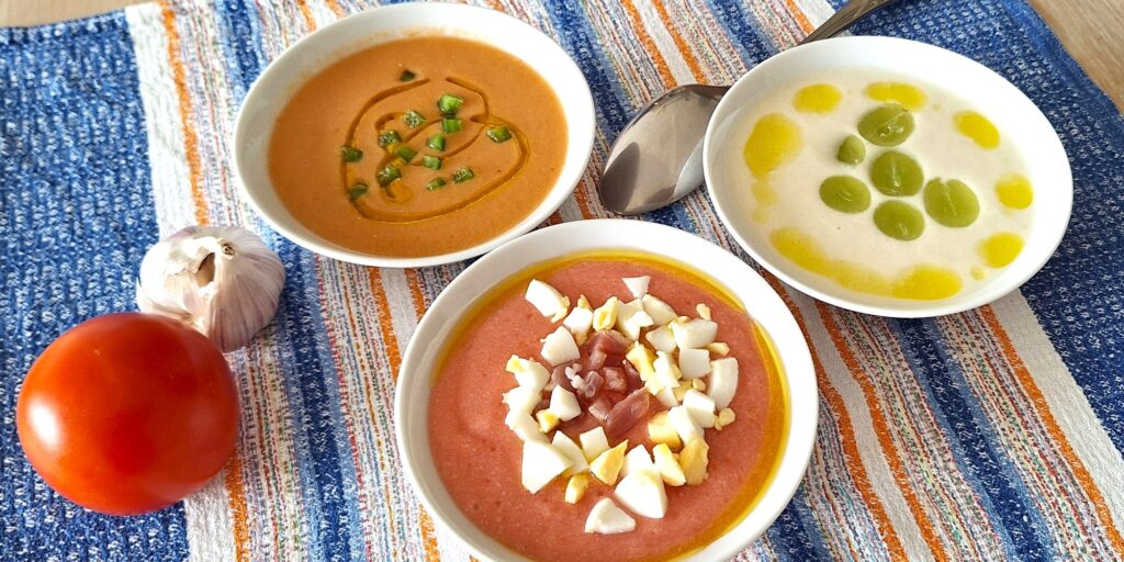 Letní polévky z Andalusie: gazpacho, salmorejo, ajoblanco