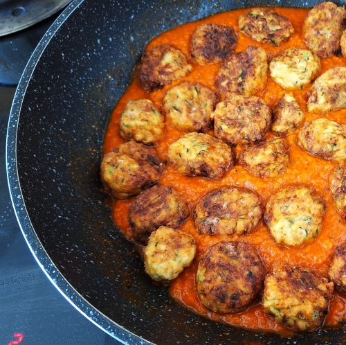 Albóndigas de calabacín con salsa de tomates; Španělsko na vašem talíři: PODZIM