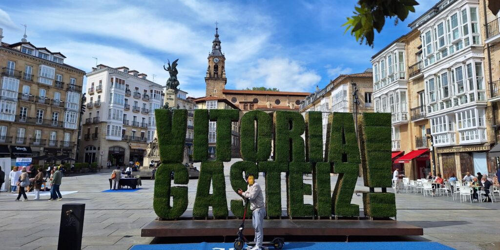 Vitoria-Gasteiz: PLaza de la Virgen Blanca